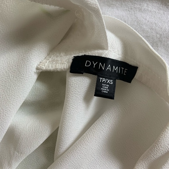 Dynamite v-neck tanktop blouse - Picture 2 of 2